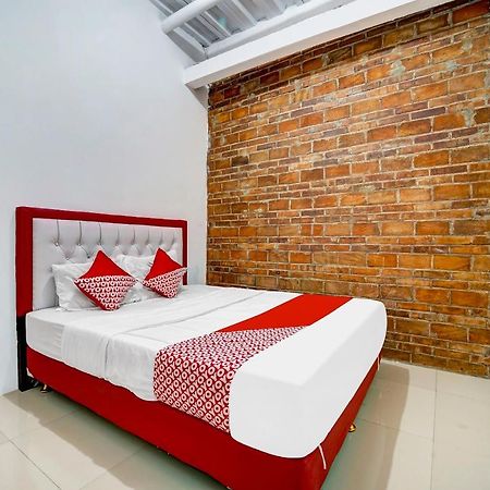 Super Oyo 91173 Guesthouse King Puntodewo Pakualaman Bagian luar foto