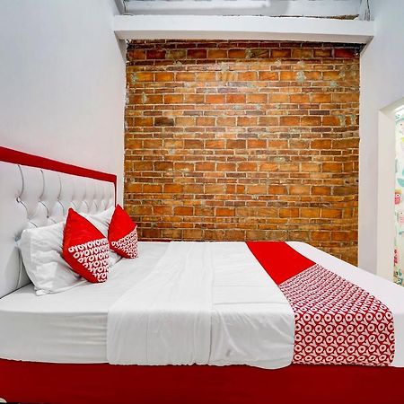 Super Oyo 91173 Guesthouse King Puntodewo Pakualaman Bagian luar foto
