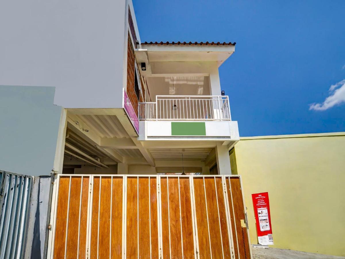 Super Oyo 91173 Guesthouse King Puntodewo Pakualaman Bagian luar foto
