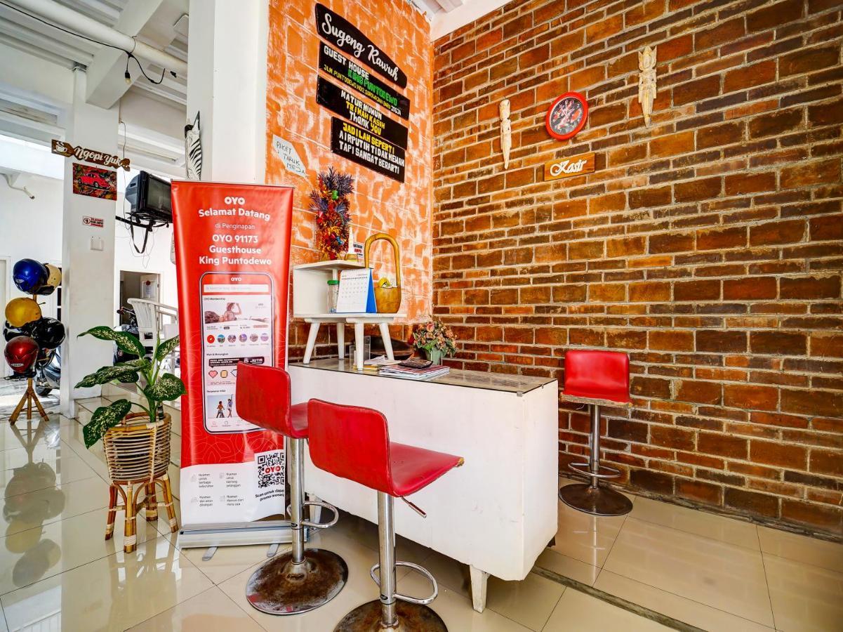 Super Oyo 91173 Guesthouse King Puntodewo Pakualaman Bagian luar foto