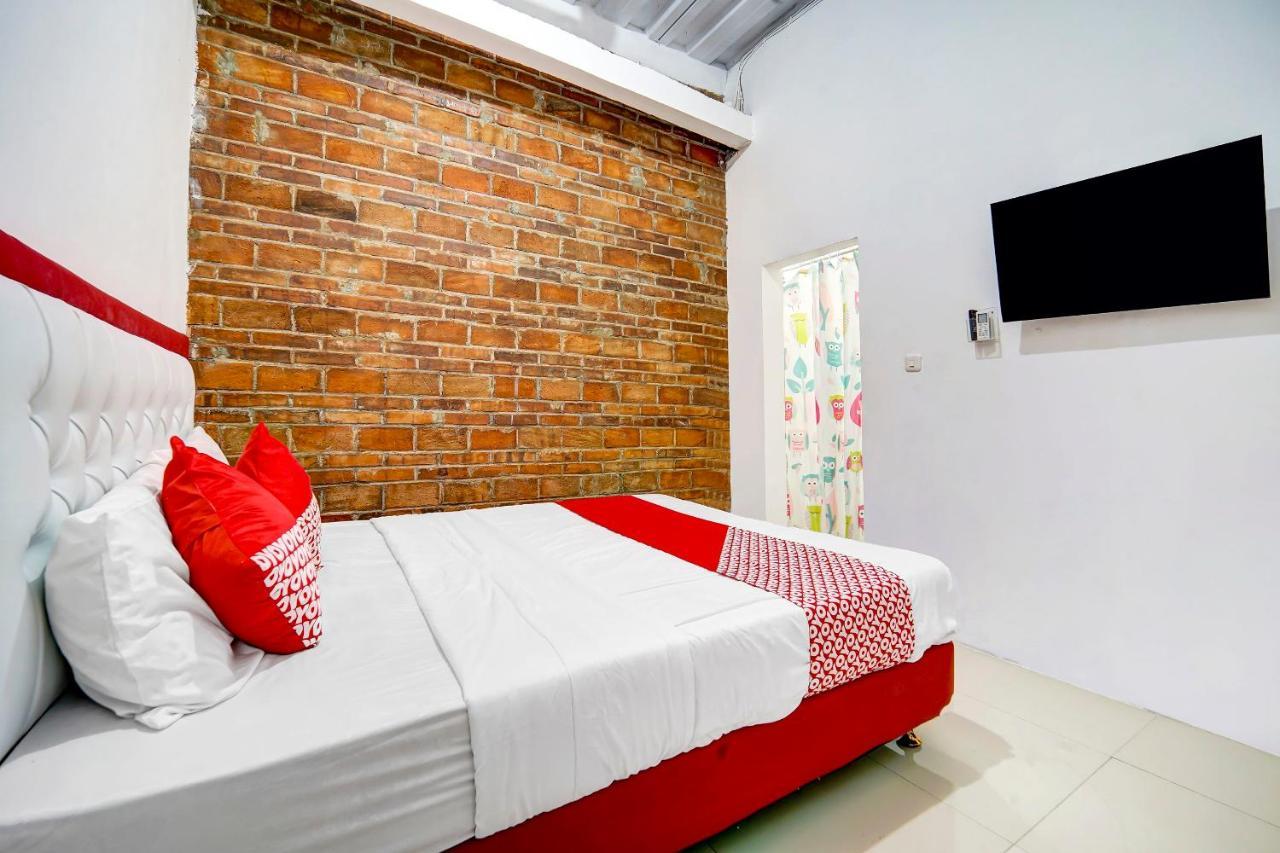Super Oyo 91173 Guesthouse King Puntodewo Pakualaman Bagian luar foto