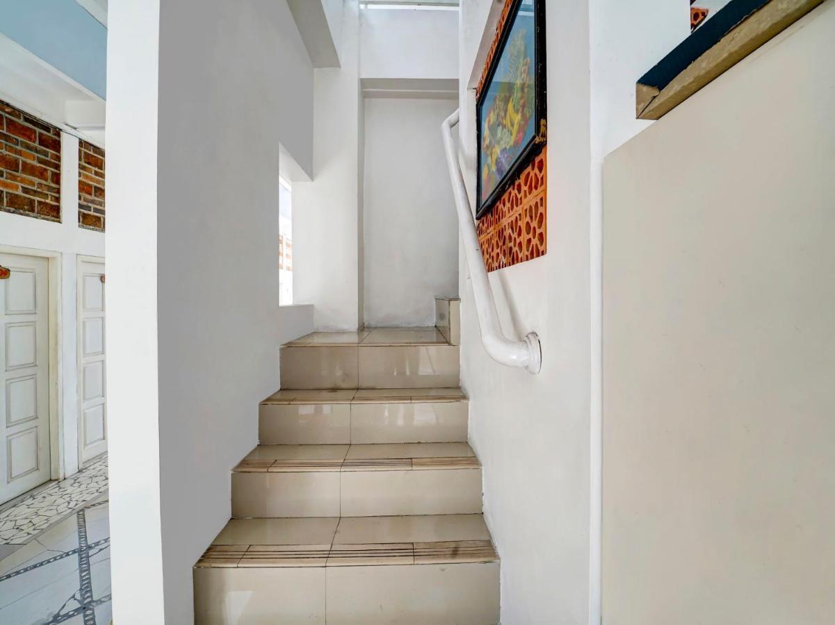 Super Oyo 91173 Guesthouse King Puntodewo Pakualaman Bagian luar foto